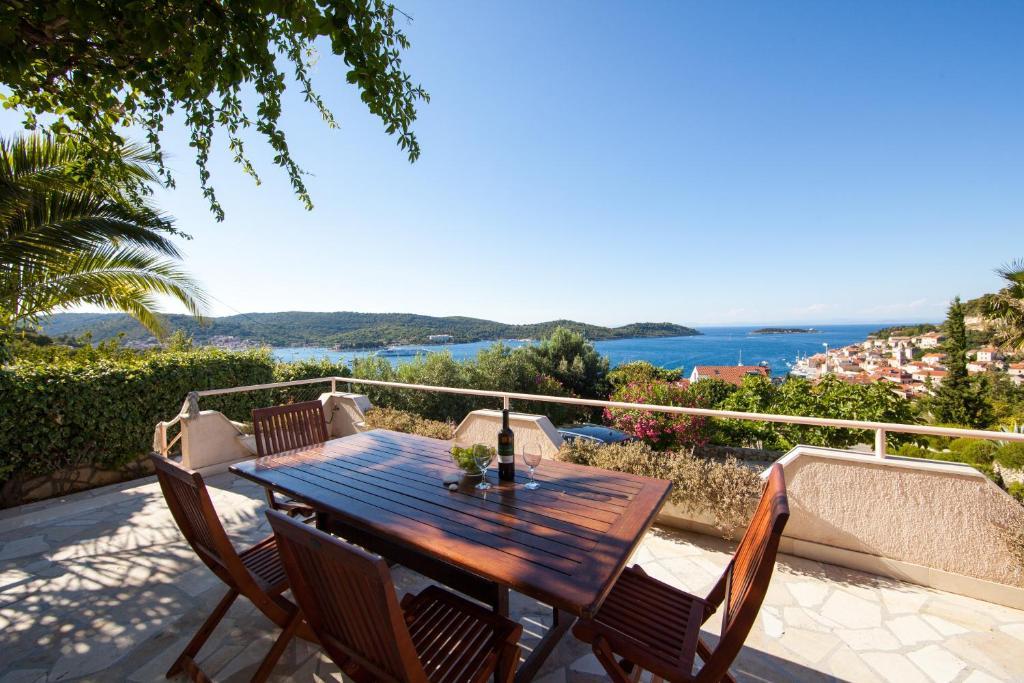 Villa Kate Vis Room photo